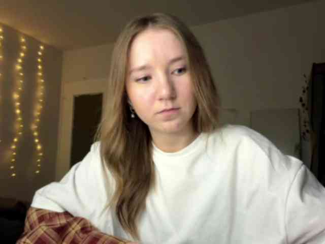lisasmall webcam