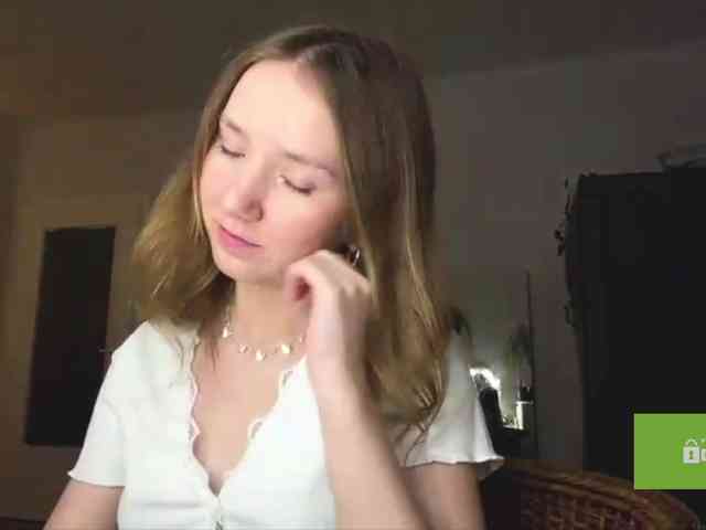 lisasmall webcam