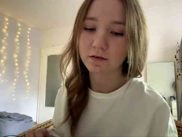 lisasmall webcam