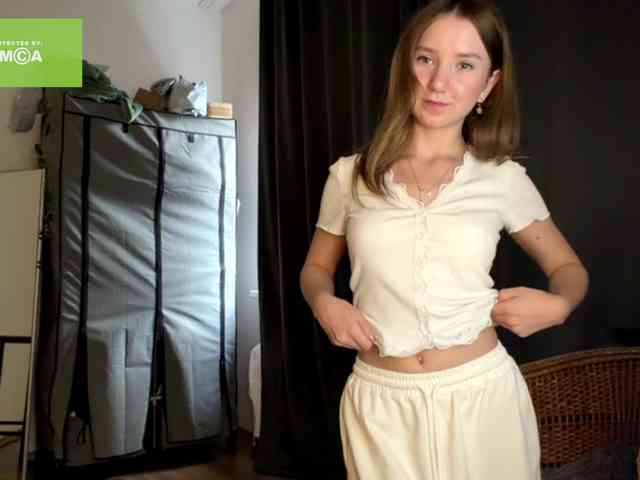 lisasmall webcam