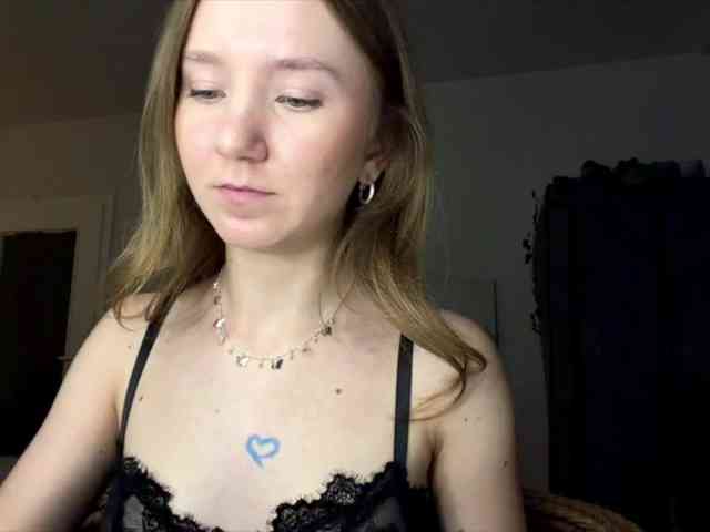 lisasmall webcam
