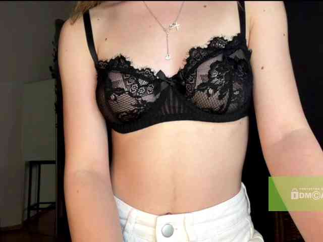 lisasmall webcam