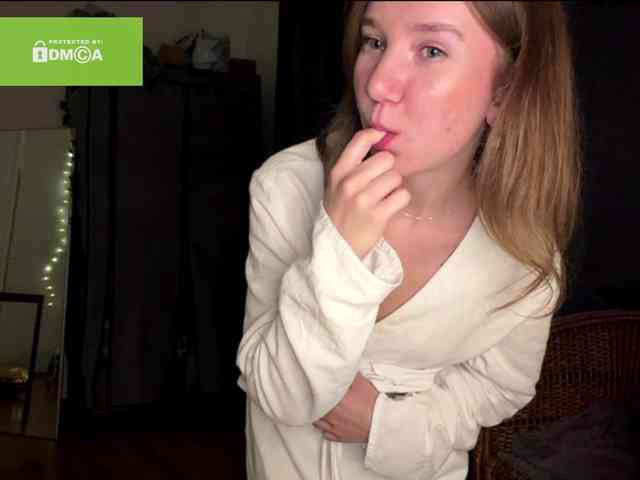 lisasmall webcam