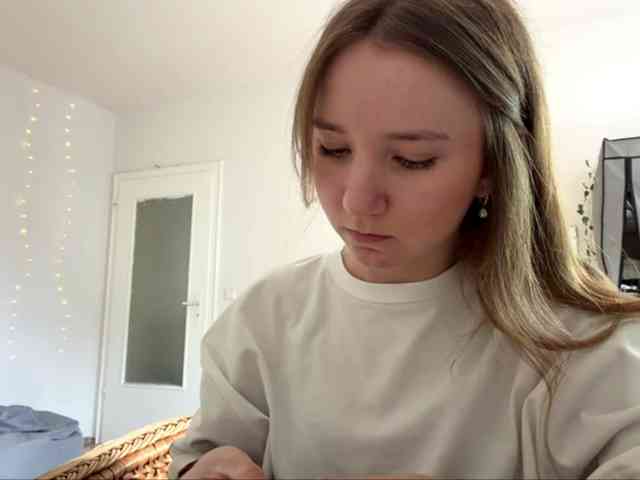 lisasmall webcam