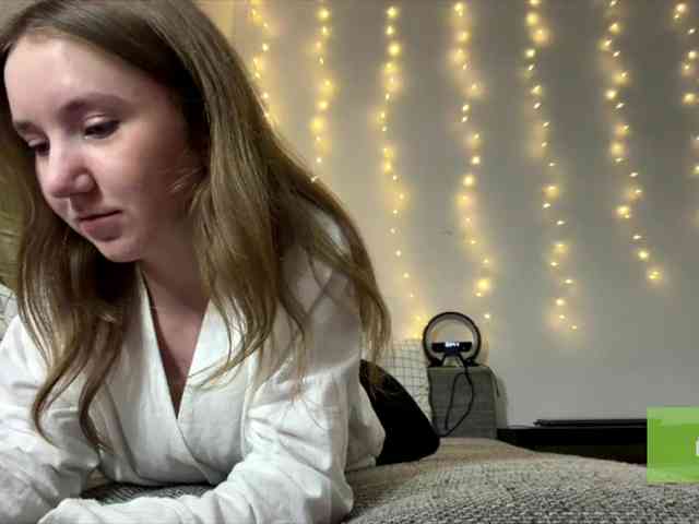 lisasmall webcam