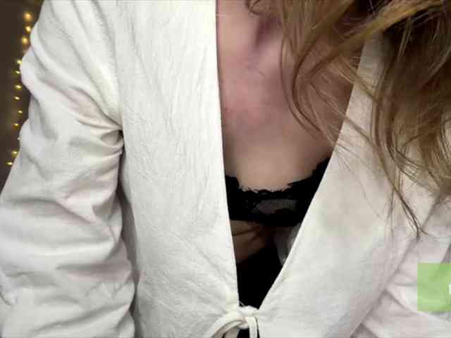 lisasmall webcam