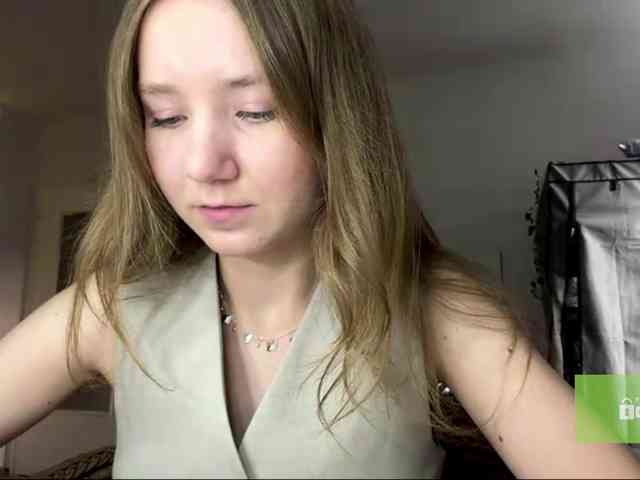 lisasmall webcam
