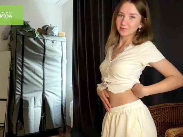 lisasmall webcam