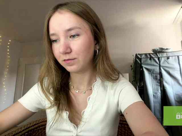 lisasmall webcam