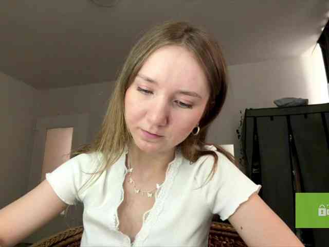 lisasmall webcam