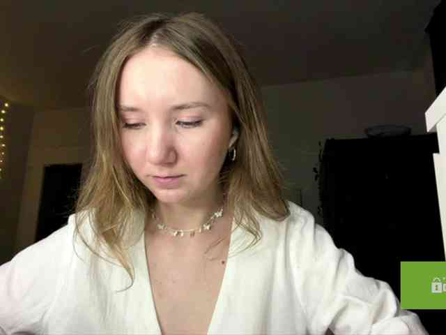 lisasmall webcam
