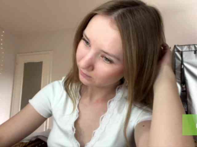lisasmall webcam