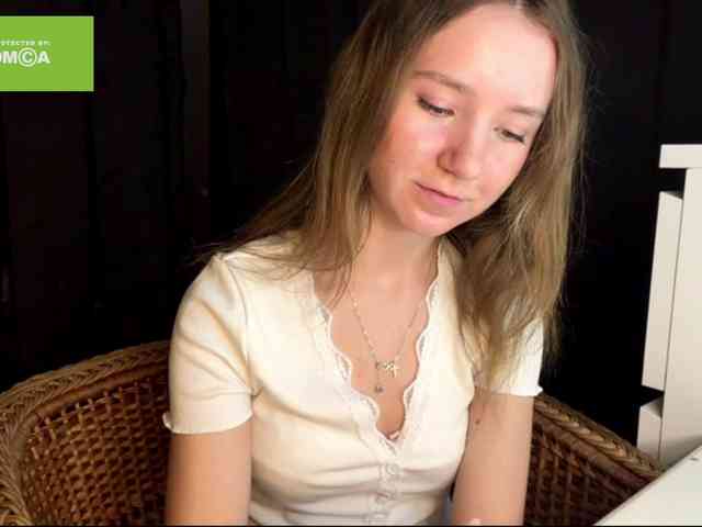 lisasmall webcam