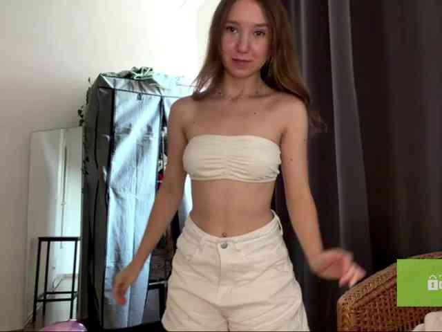 lisasmall webcam