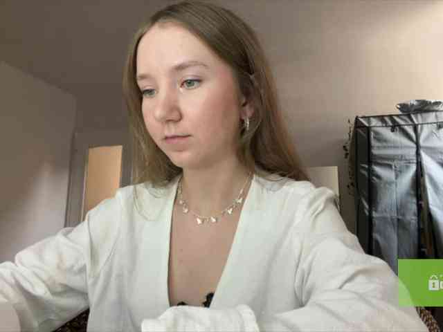 lisasmall webcam