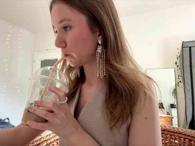 lisasmall webcam