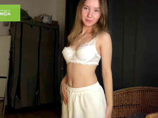 lisasmall webcam