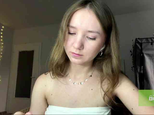 lisasmall webcam