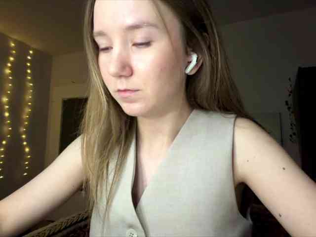 lisasmall webcam