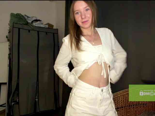 lisasmall webcam