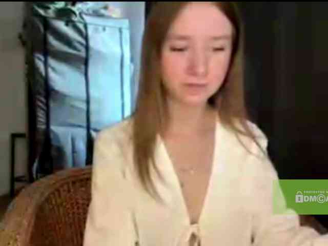 lisasmall webcam
