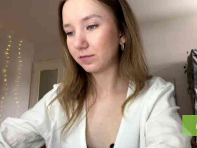 lisasmall webcam