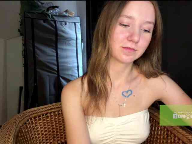 lisasmall webcam