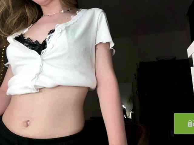 lisasmall webcam