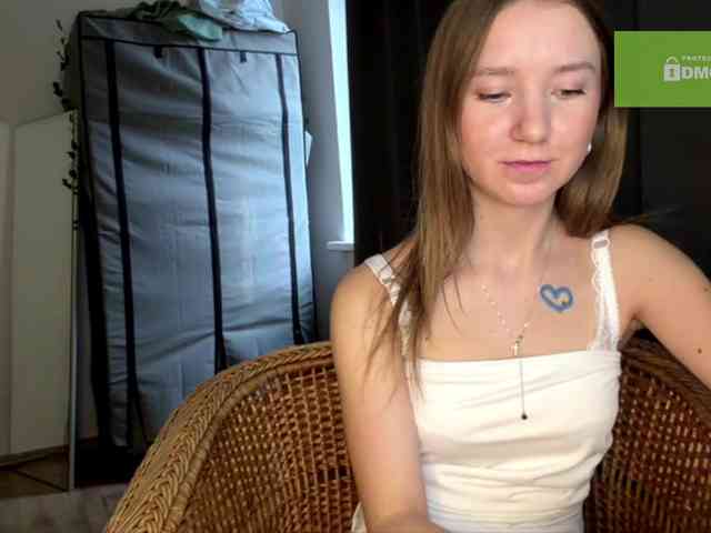 lisasmall webcam