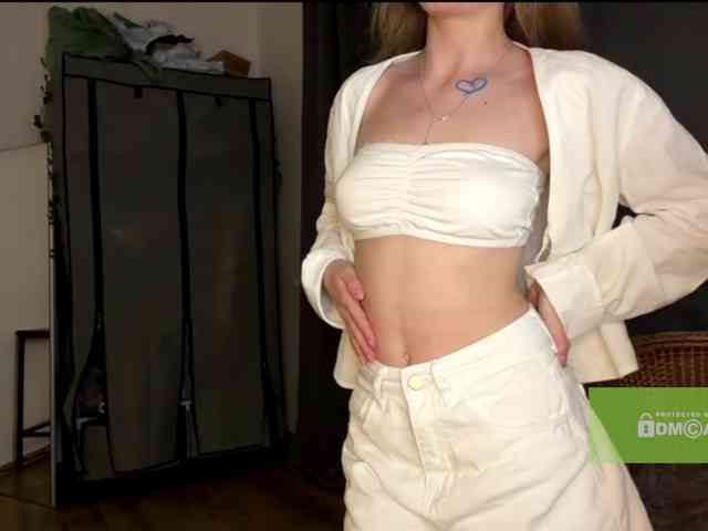 lisasmall webcam