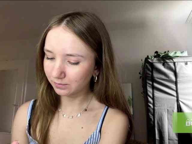 lisasmall webcam