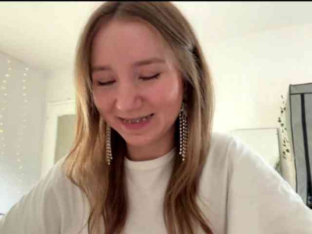 lisasmall webcam