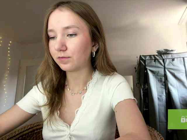 lisasmall webcam