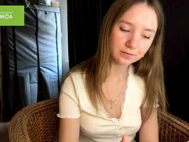 lisasmall webcam