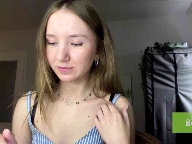 lisasmall webcam