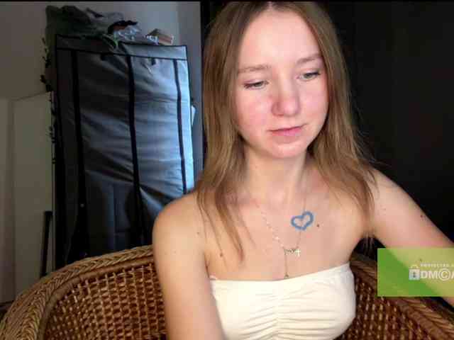 lisasmall webcam