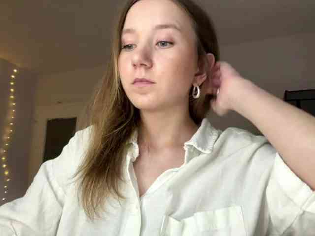 lisasmall webcam