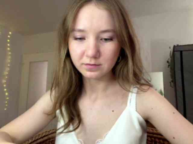 lisasmall webcam