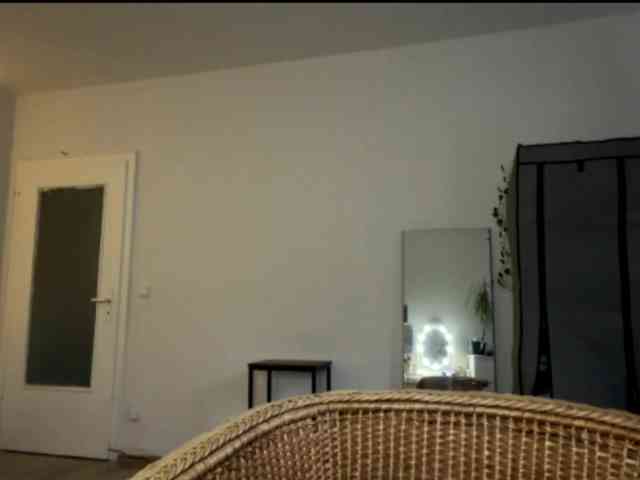 lisasmall webcam