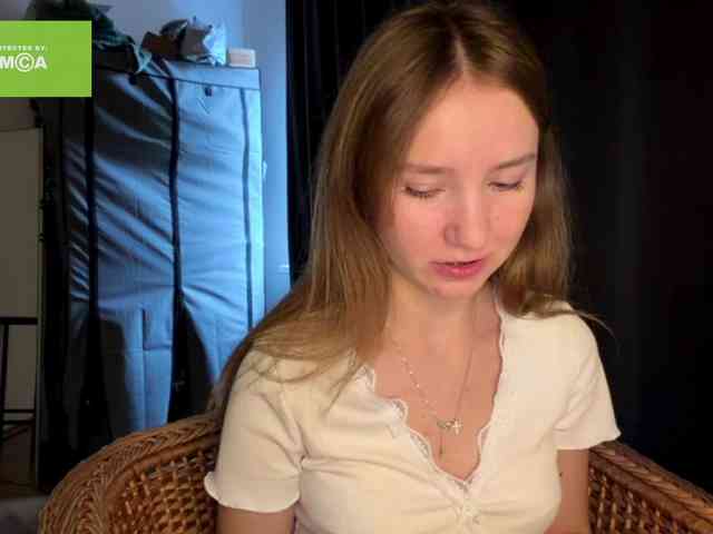 lisasmall webcam