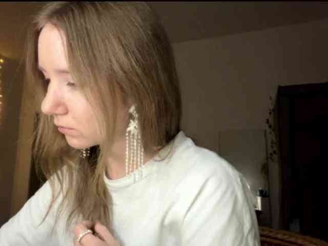 lisasmall webcam