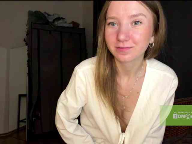 lisasmall webcam