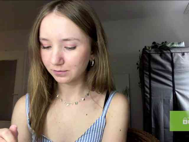 lisasmall webcam