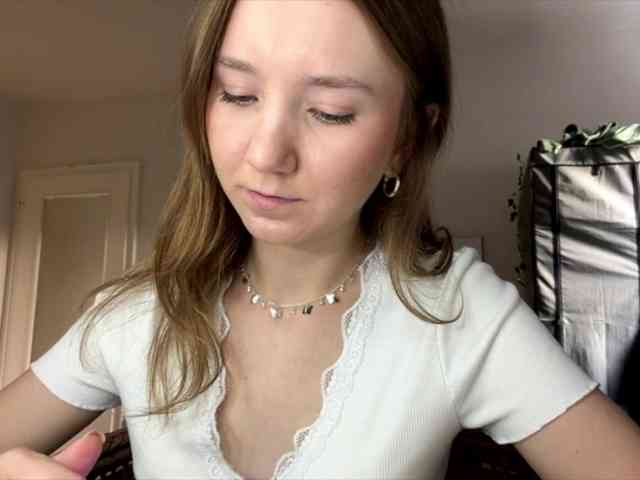 lisasmall webcam