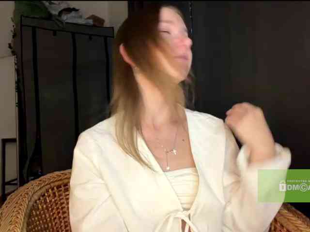 lisasmall webcam