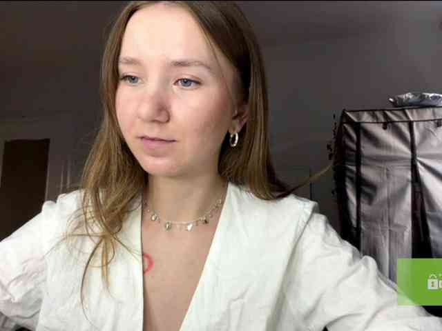 lisasmall webcam