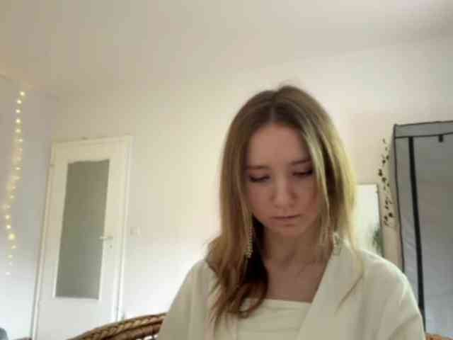 lisasmall webcam