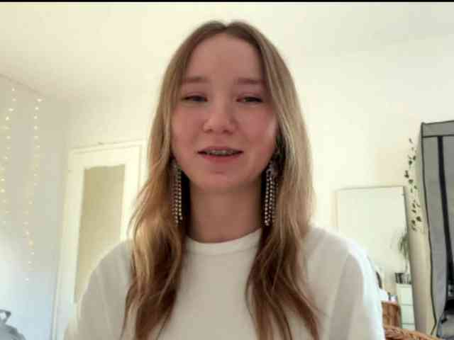 lisasmall webcam