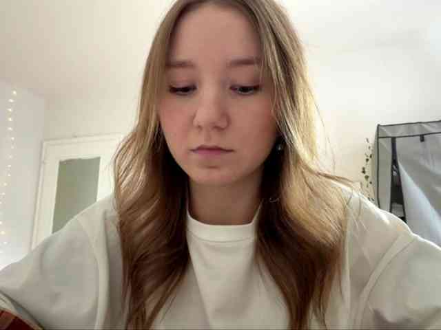 lisasmall webcam