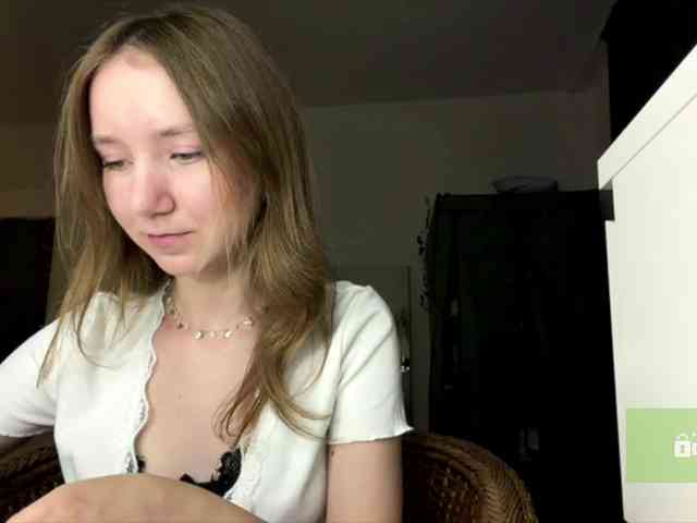 lisasmall webcam